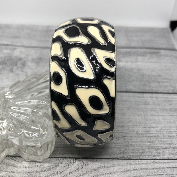 Retro abstract black cream enamel metal hinge clamper bracelet statement look. - Picture 2 of 4